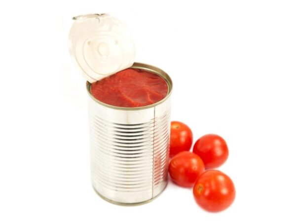 Canned tomatoe paste